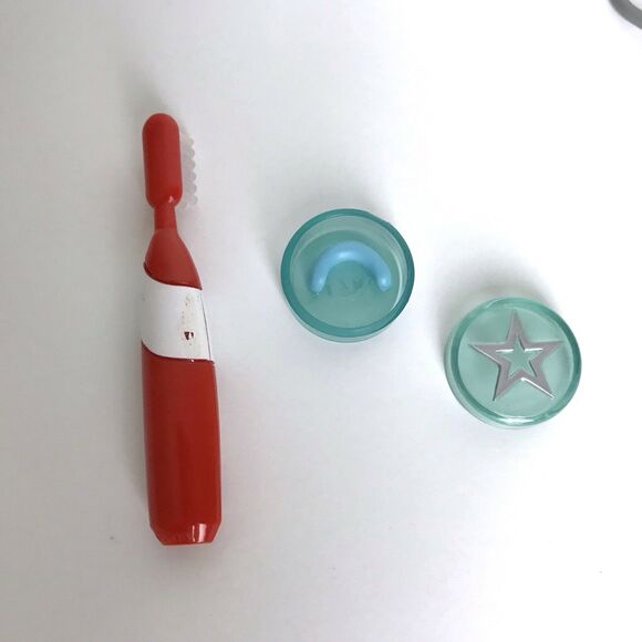 American Girl Healthy Smile Accessory Set Headgear Toothbrush Retainer - Picture 5 of 5